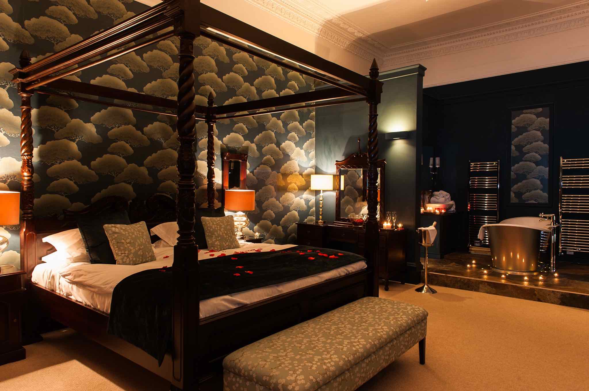 No. 11 Hotel & Brasserie luxury 4 poster bed and bath
