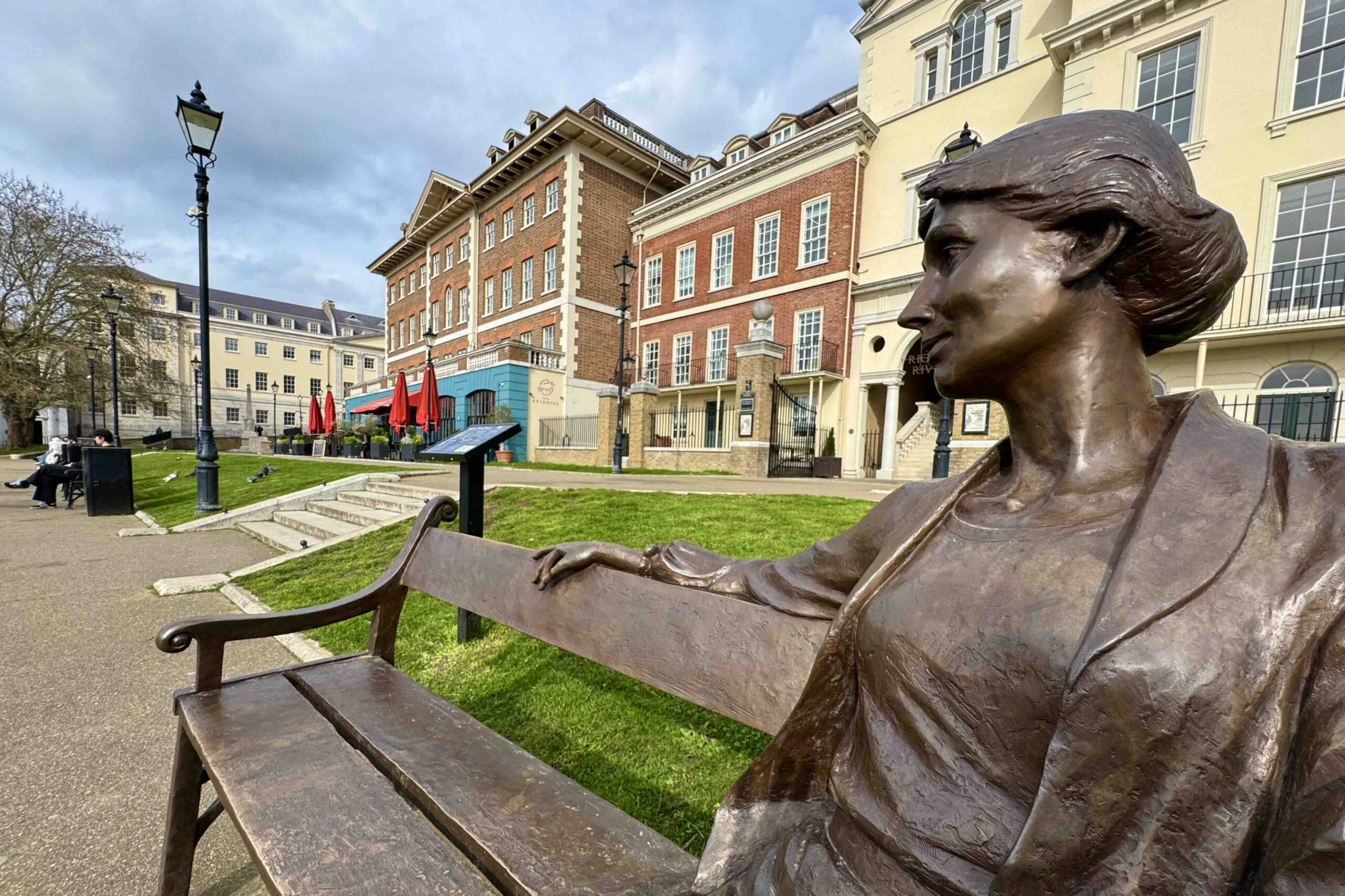 Virginia Woolf overlooking the Thames photo by Bryan Dearsley