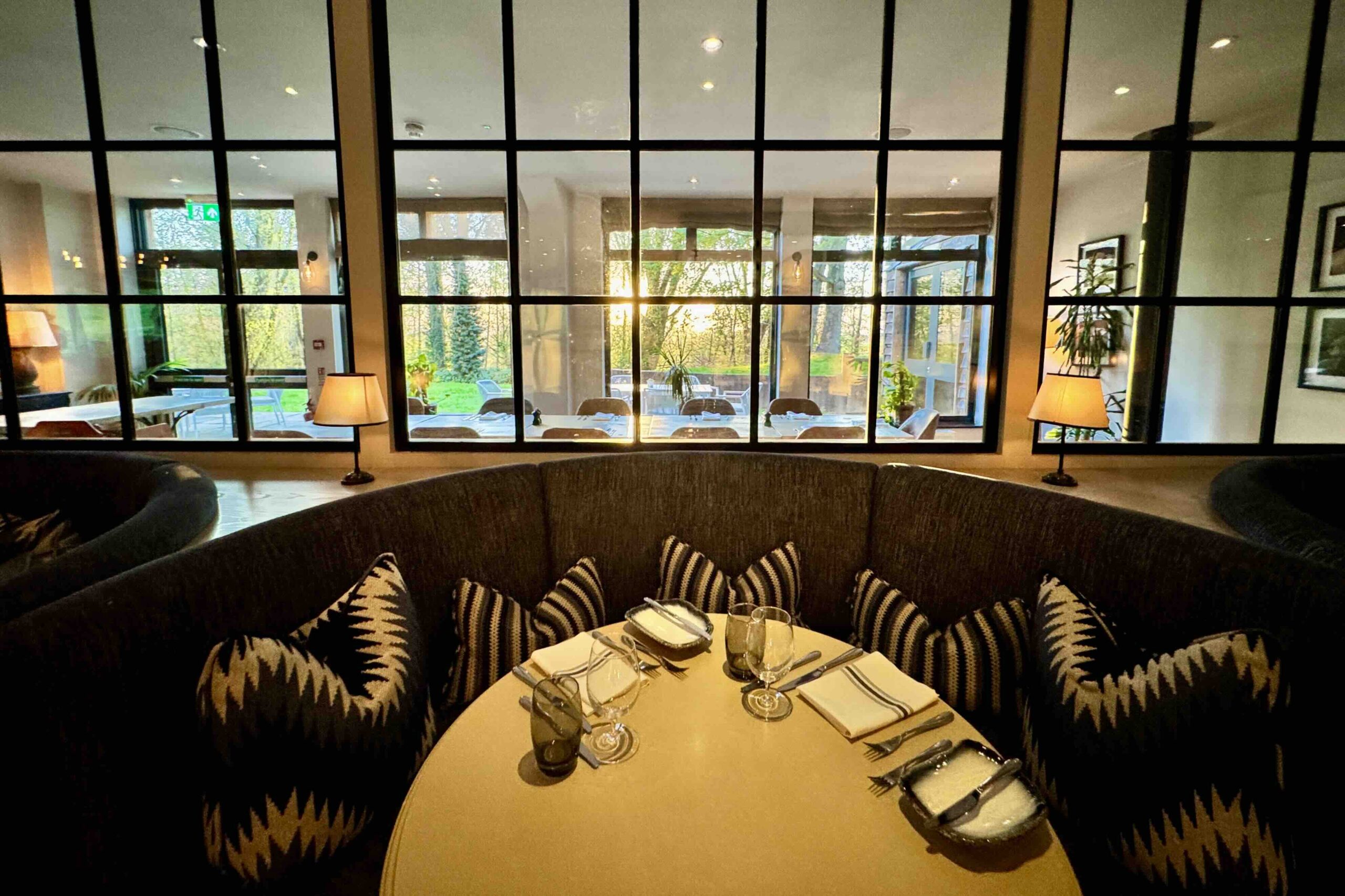 Sunset Dining in Hook at The fish Hotel Broadway photo Bryan Dearsley