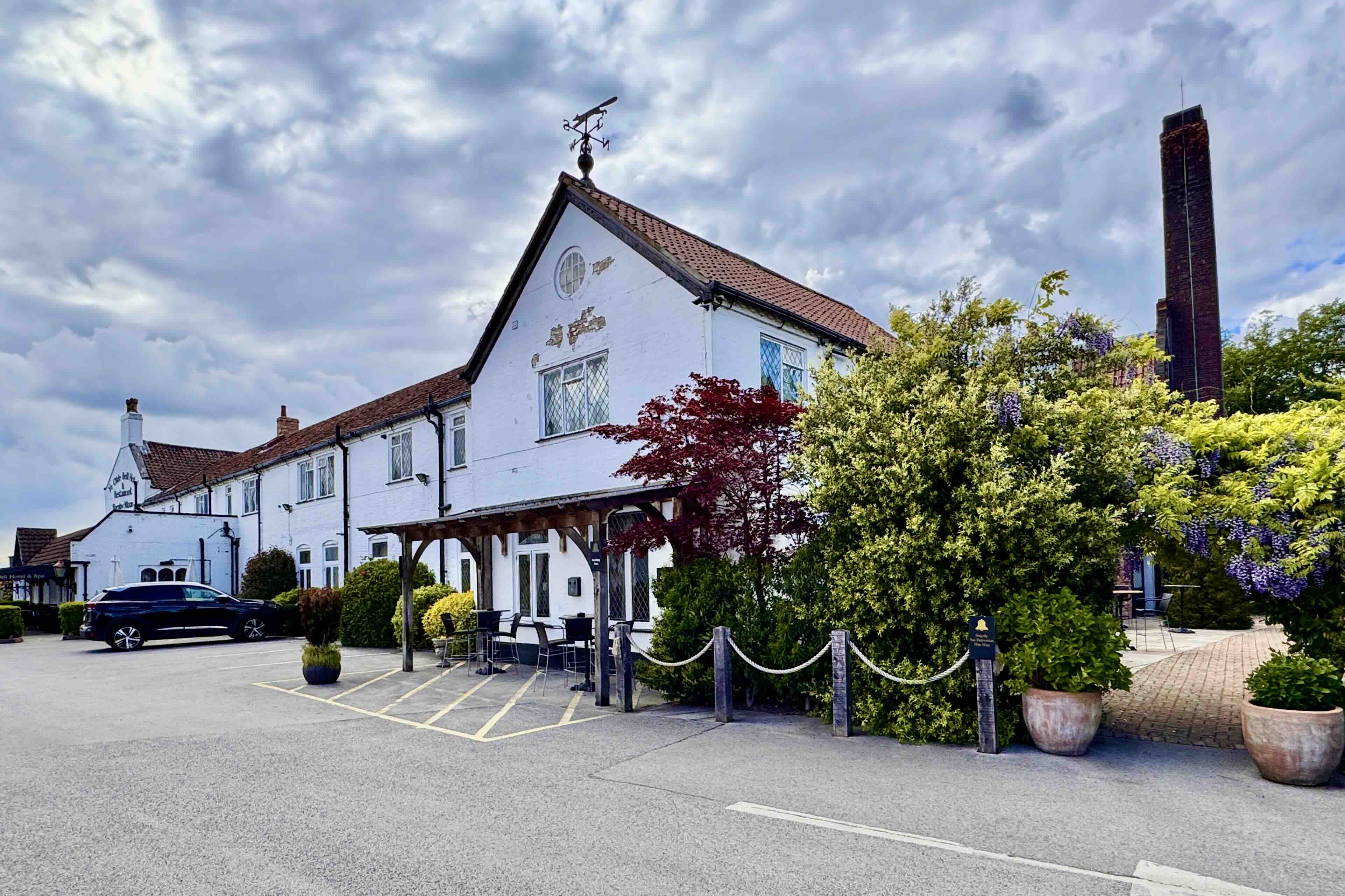 Ye Olde Bell Retford exterior of hotel Photo by Bryan Dearsley